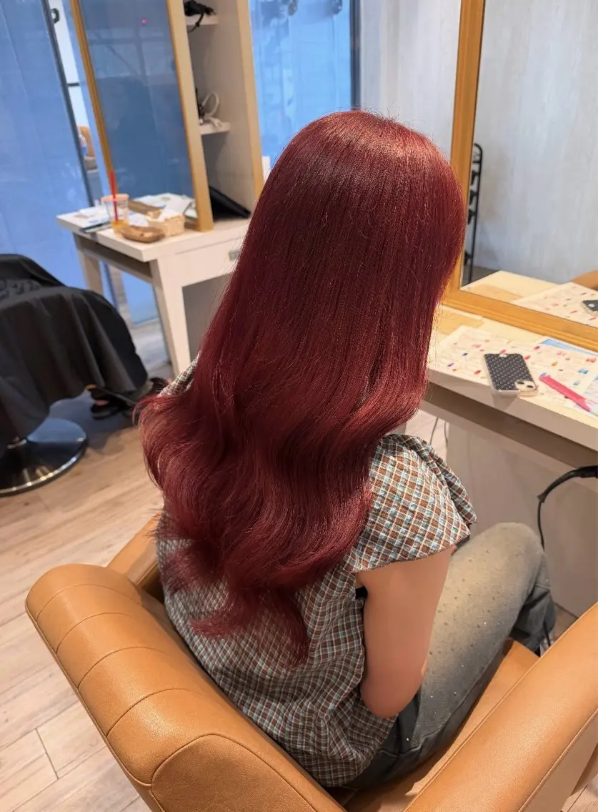 ロング ヘアカラー トリートメント 美優/ハイトーン/ シルバーカラー/栄のヘアスタイル