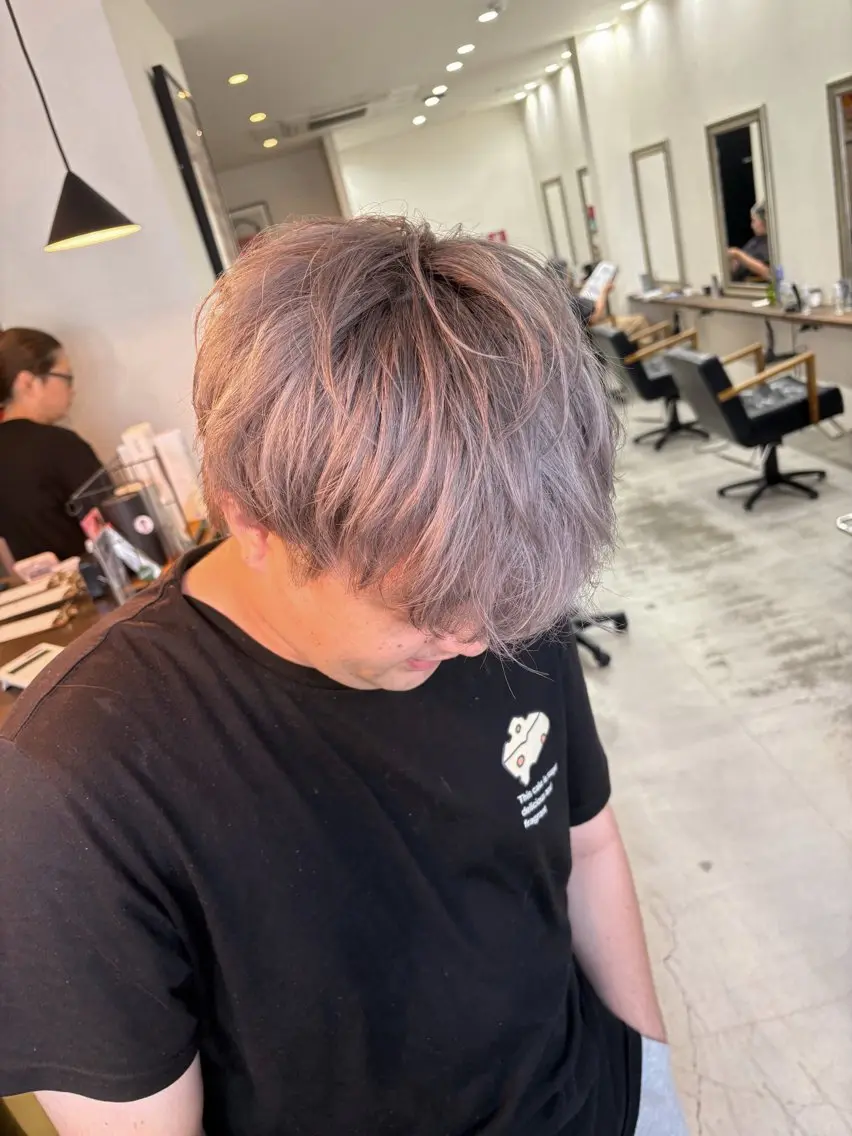 cut + ②ブリーチ + colorの写真