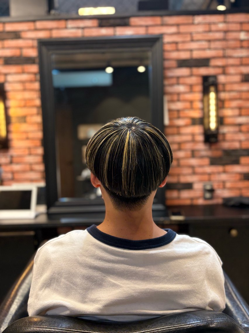 カラー メンズ メンズハイライト マッシュ ハイライトカラー カット ヘアカラー 銀太/カット✂️/ パーマ/ブリーチのヘアスタイル