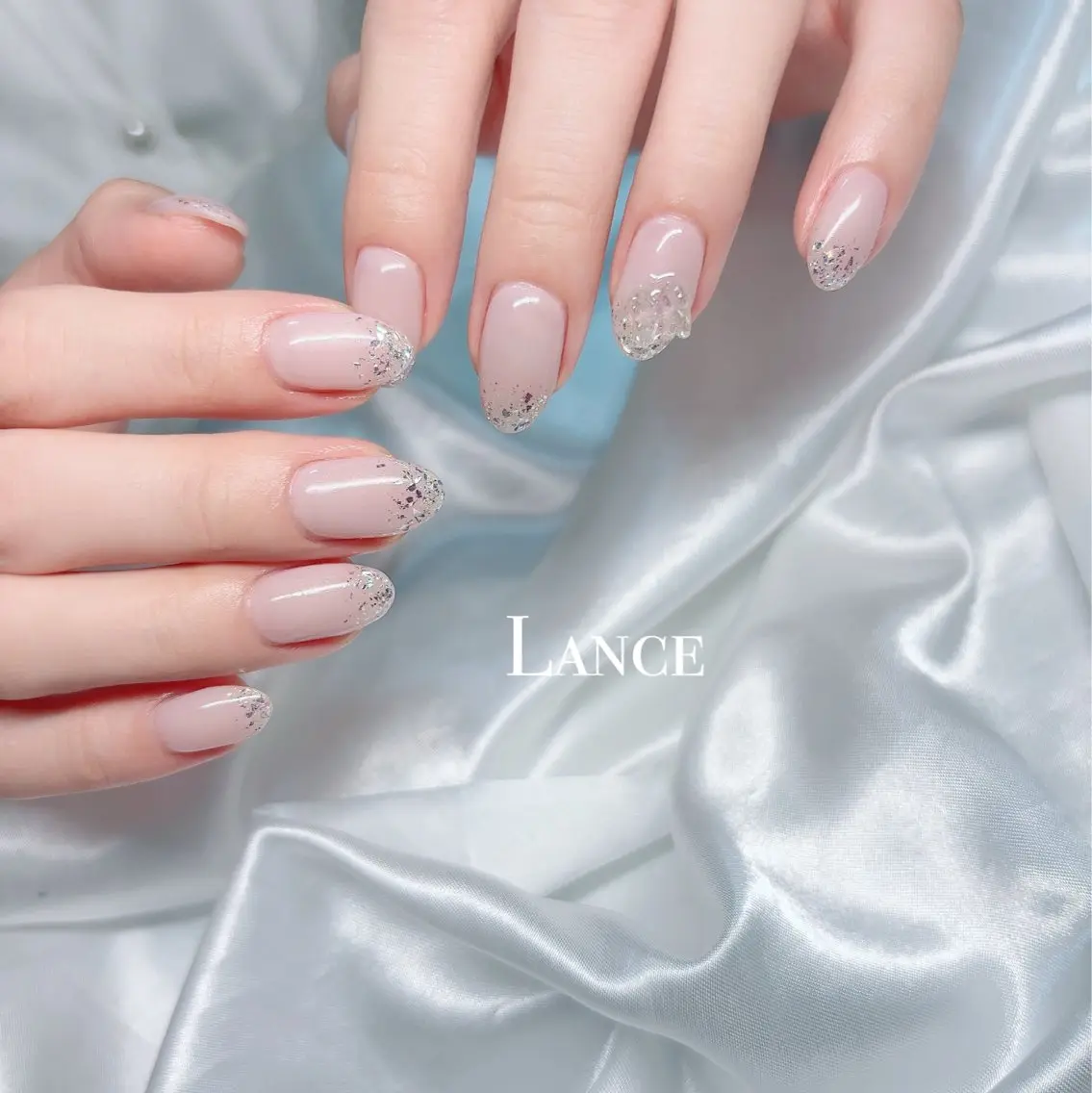 ネイル オーロラネイル フレンチネイル キラキラネイル 韓国ネイル ワンカラーネイル ハンドネイル Lance nailのネイルデザイン