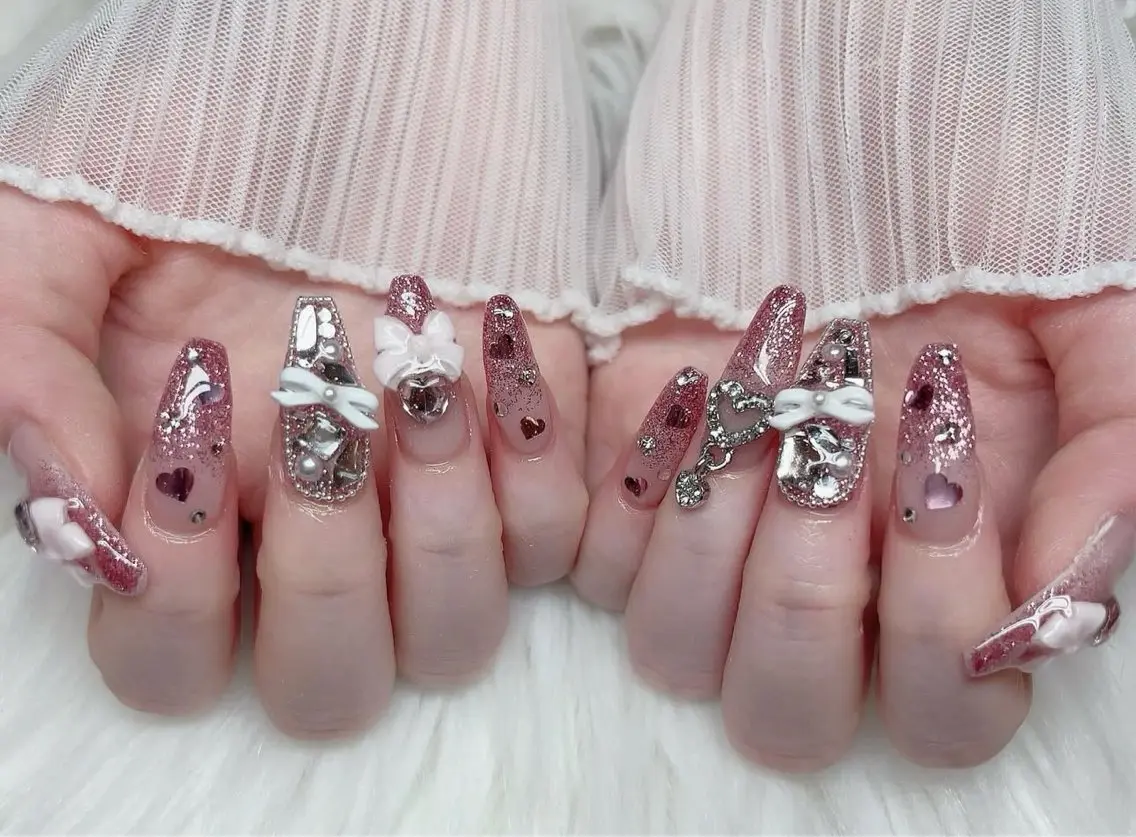 ネイル グラデーション キラキラネイル ワンカラーネイル 冬ネイル Jenn Nail Salonのネイルデザイン