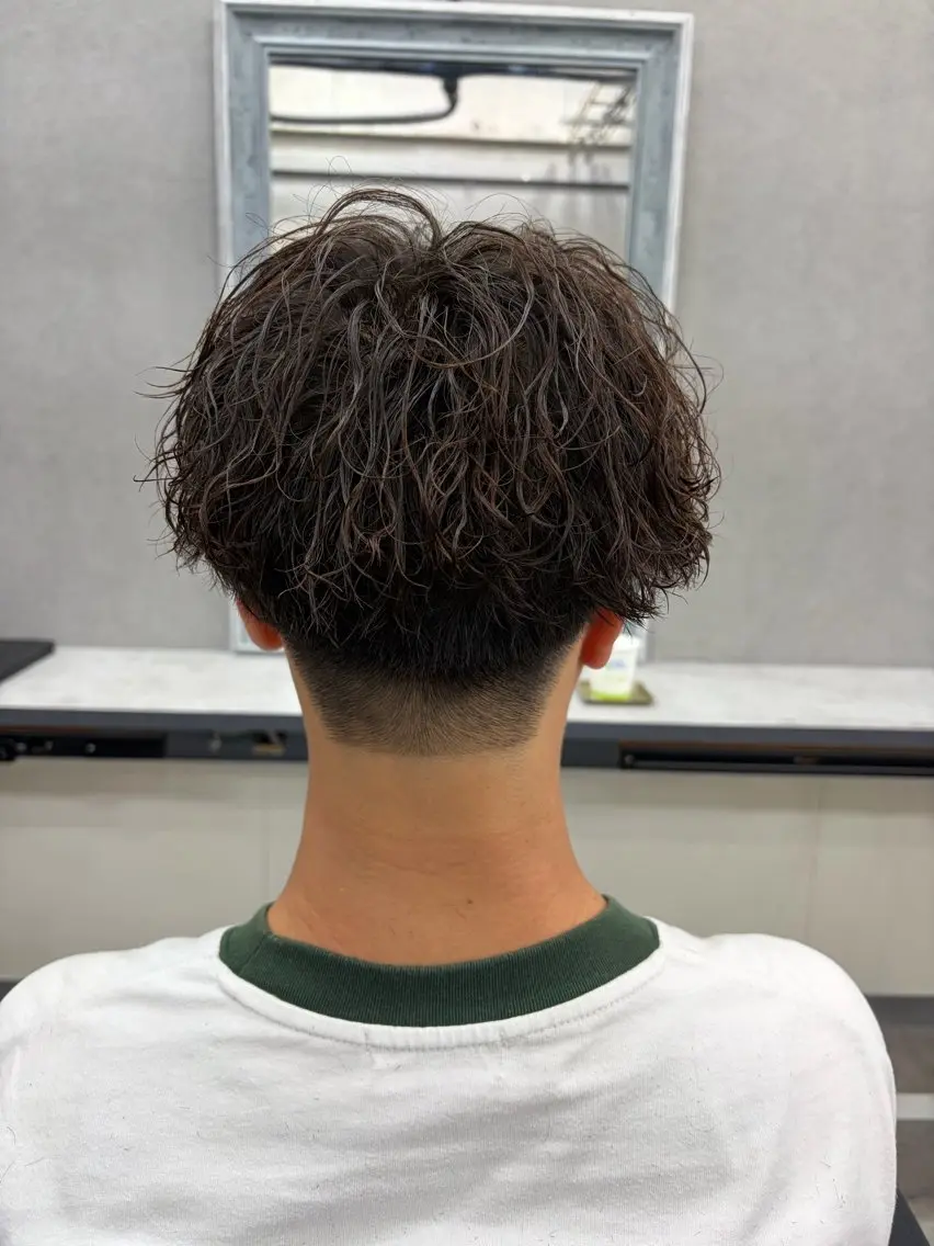 ショート パーマ メンズ カット パーマ トリートメント ダブルカラー メンズパーマ大成のヘアスタイル