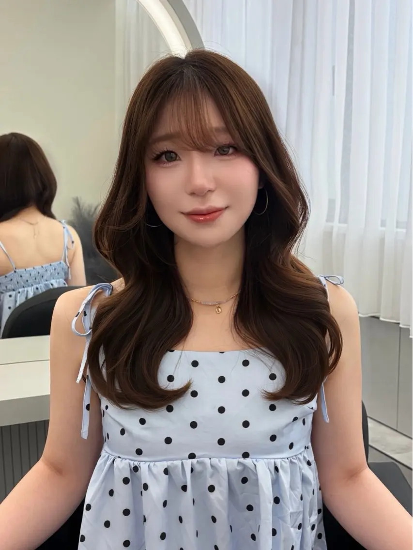 ロング くびれヘア 顔周りカット 韓国風ヘア ヘアセット かもみゆ/ブラウン /ベージュ/髪質改善のヘアスタイル