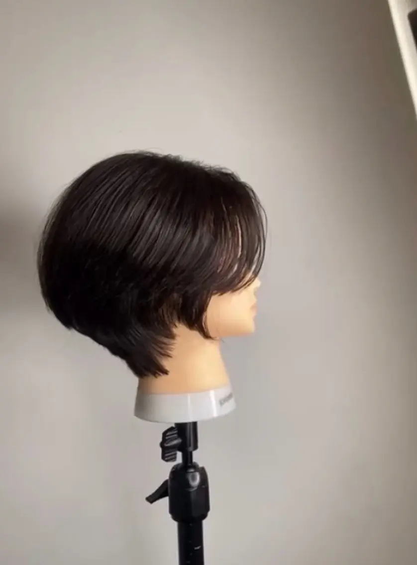 ベーシックから作るレディースショートカットの写真