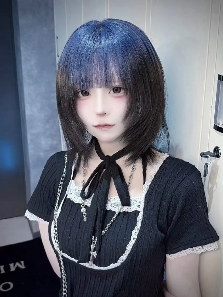 カラー セミロング ヘアカラー トリートメント ヘアセット 地雷系🎀ハイトーン 💙荒川結星のヘアスタイル