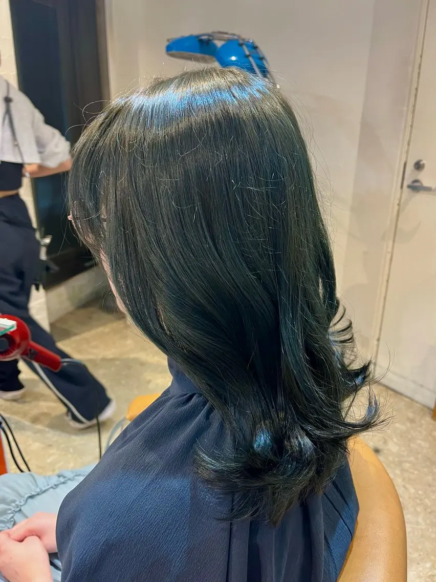ミディアム カラー カット ヘアカラー うしだ かおるのヘアスタイル