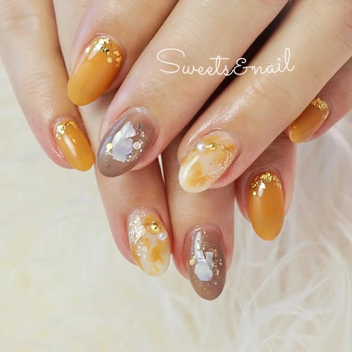 ネイル アートネイル ブラウン ラメ(グリッター) 大理石ネイル(マーブル) ミラーネイル Sweets& nail みなこのネイルデザイン