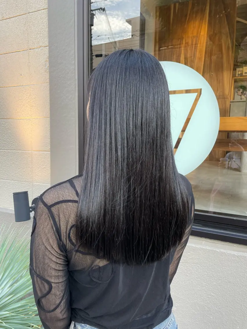 カラー 透明感カラー ネイビーカラー newi京橋 chiyumiのヘアスタイル