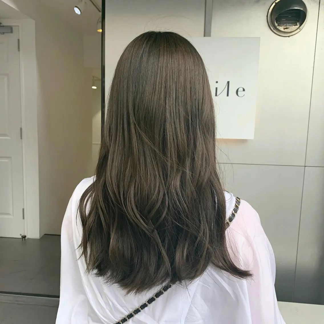 ミディアム カラー ショートボブ ミディアムパーマ アクアカラー アッシュ アッシュグレー navile原宿 yumaのヘアスタイル