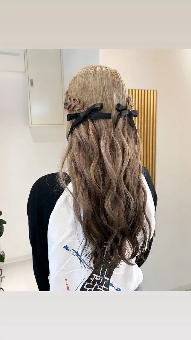 カラー ヘアアレンジ ヘアセット Nana/透けカラー ×似合わせカットのヘアスタイル
