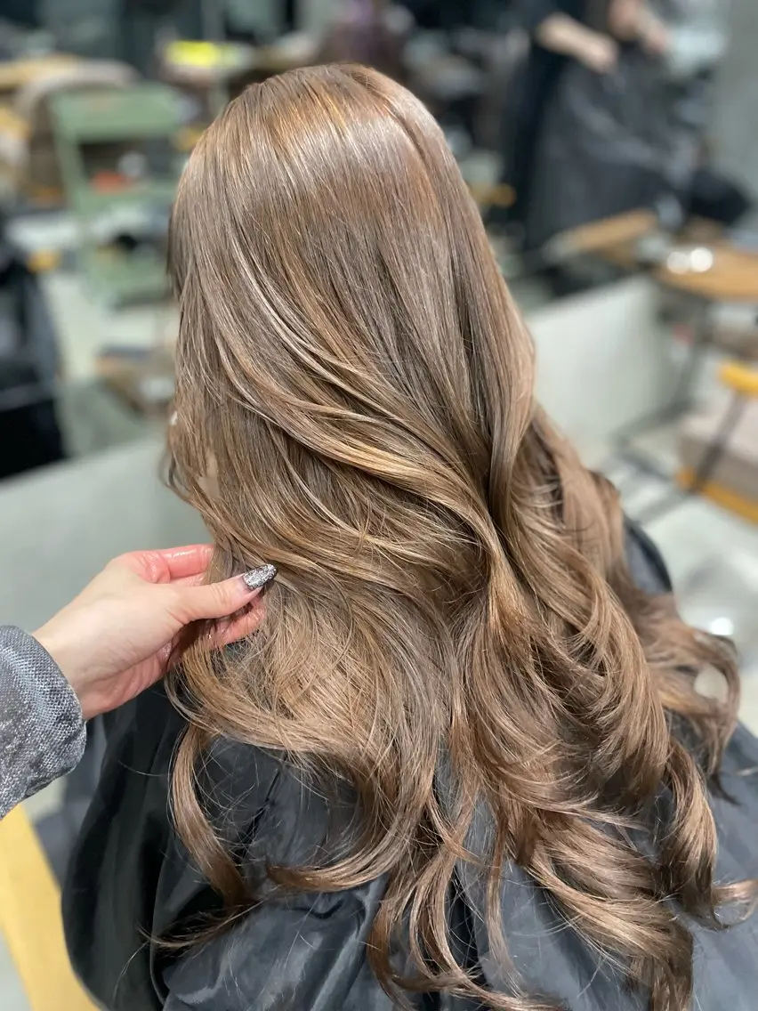 ロング カラー ベージュカラー レイヤーカット AIRI layer cut hairのヘアスタイル