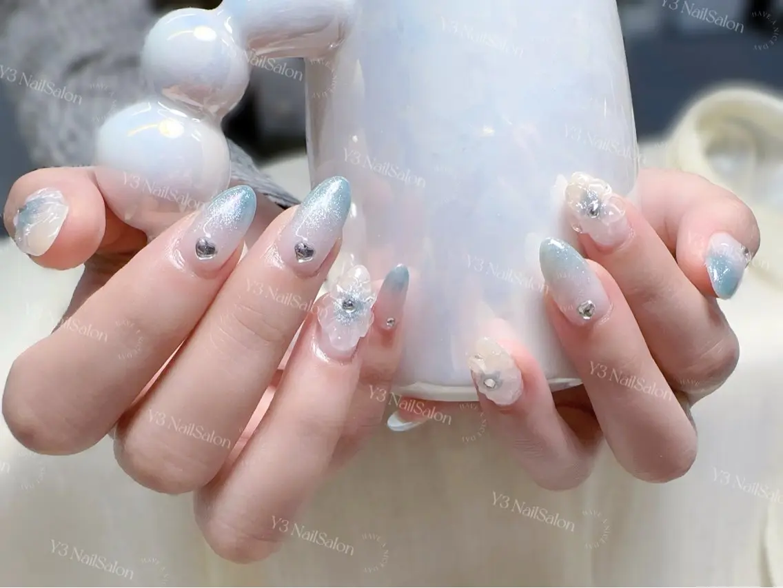ネイル アートネイル クリアネイル フラワーネイル 韓国ネイル 水色 ハンドネイル Y3 NailSalonのネイルデザイン