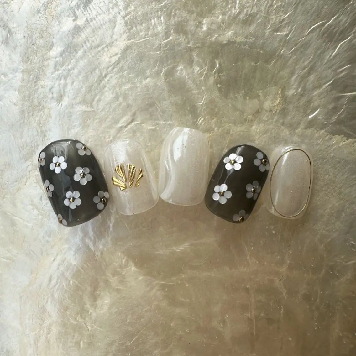 ネイル アートネイル クリアネイル フラワーネイル ホログラムネイル 氷ネイル・うるうるネイル 🪞KAPE NAIL 🪞のネイルデザイン