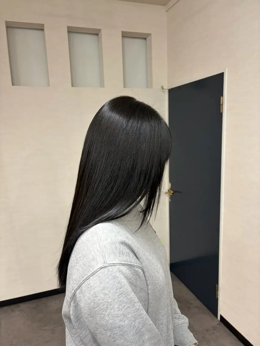 ロング カラー 浅尾 友菜のヘアスタイル
