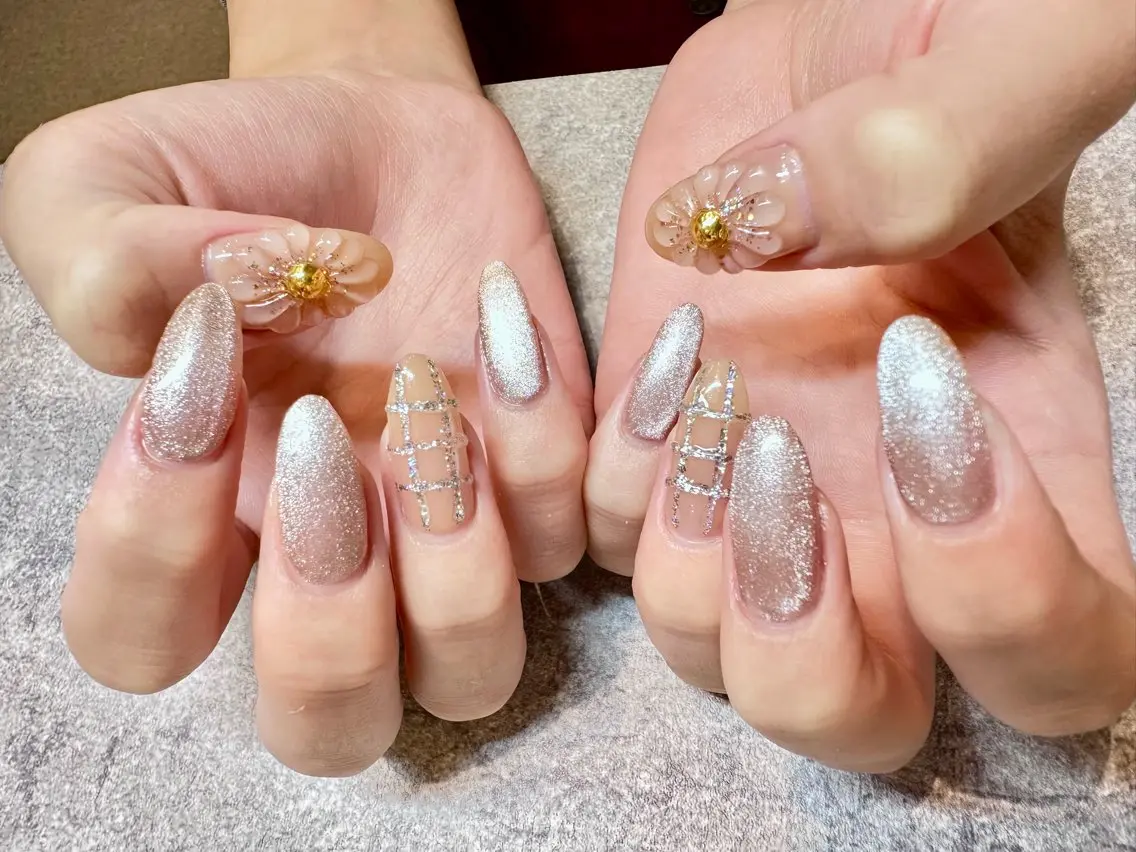 ネイル フラワーネイル ラメ(グリッター) ぷっくりネイル NISHIOKA FUKUMIのネイルデザイン