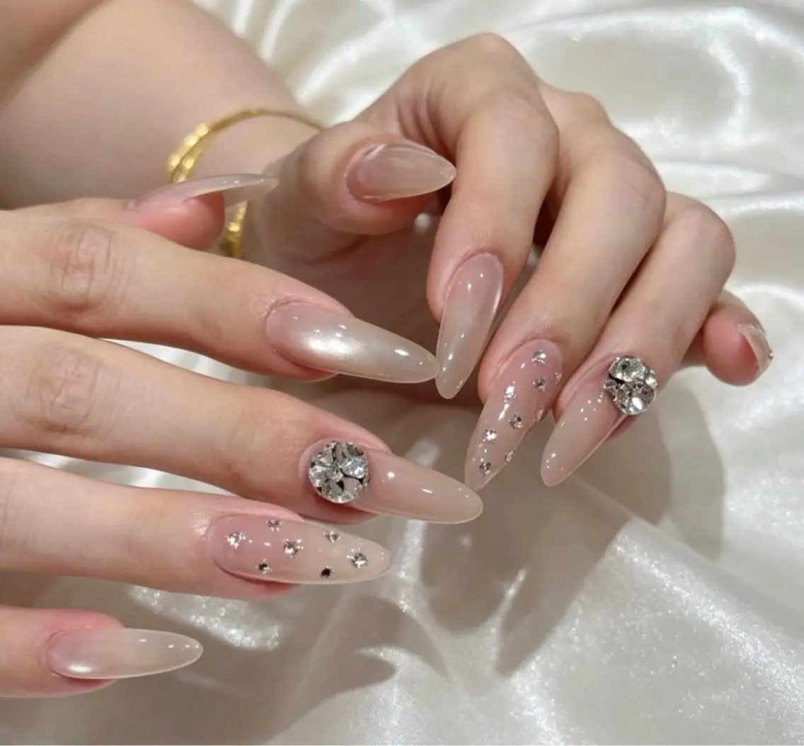 メンズ ネイル メンズ韓国風 オーロラネイル チークネイル 長さ出し フレンチネイル ハンドネイル ハンドケア NEW NAIL 池袋🔥🧲のネイルデザイン