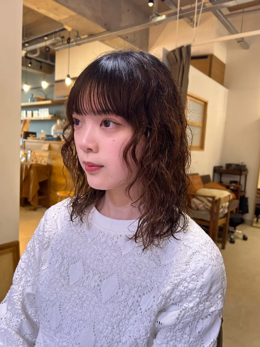 ミディアム ミディアムパーマ レイヤーカット おくれ毛 カット パーマ SHICUNE /ミホのヘアスタイル