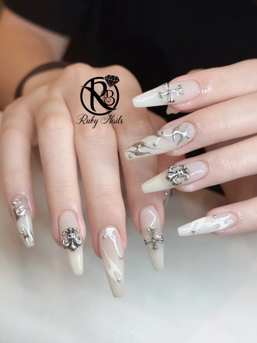 ネイル キラキラネイル 韓国ネイル マグネットネイル ニュアンスネイル 夏ネイル RUBY Nail 日暮里店のネイルデザイン