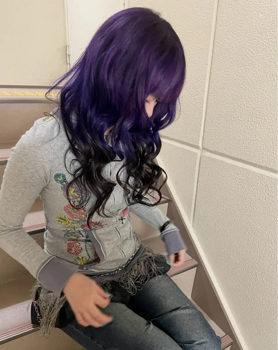 ロング ヘアカラー カワハラ イチカのヘアスタイル