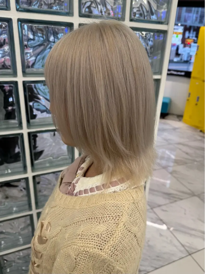 ミディアム ヘアカラー Nene /Roverのヘアスタイル
