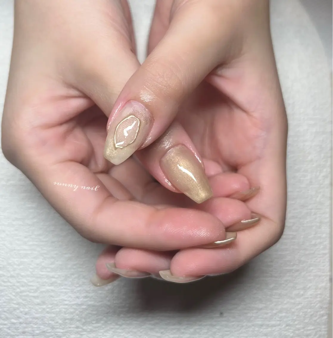 ネイル ジェルネイル ゴールド ミラーネイル ニュアンスネイル パラジェル sunny nailのネイルデザイン