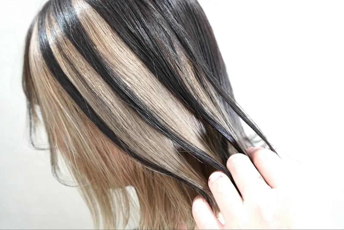 ショート カラー lani ブリーチ /ダブルカラーのヘアスタイル