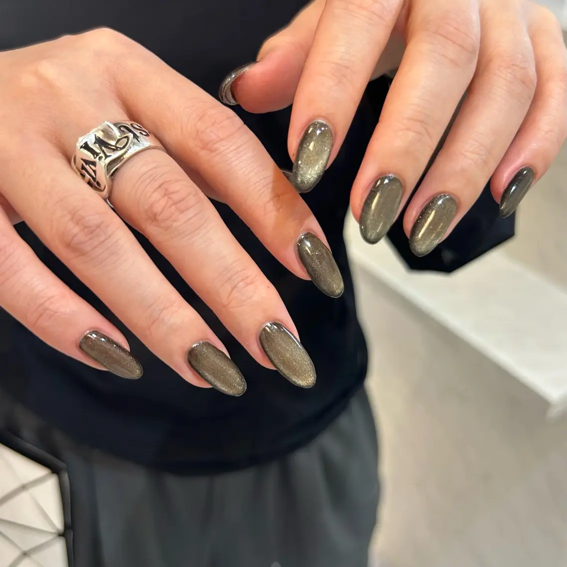 ネイル ブラウン マグネットネイル ハンドネイル 💅🏽 SHIORI🌙のネイルデザイン
