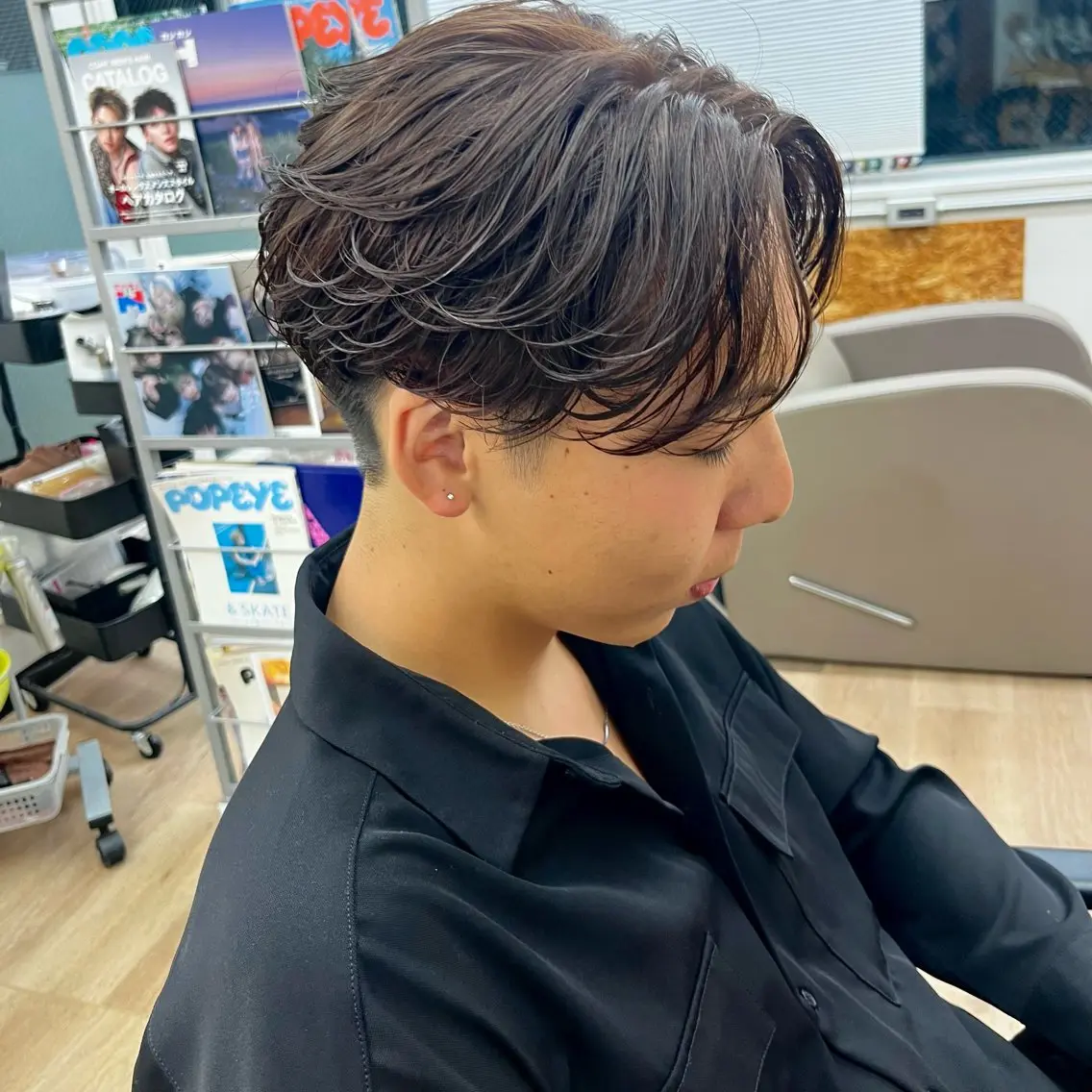 カラー パーマ メンズ メンズブリーチ フェザーパーマ メンズパーマ ブリーチ ブラウンカラー パーマ すどう あしゅりのヘアスタイル
