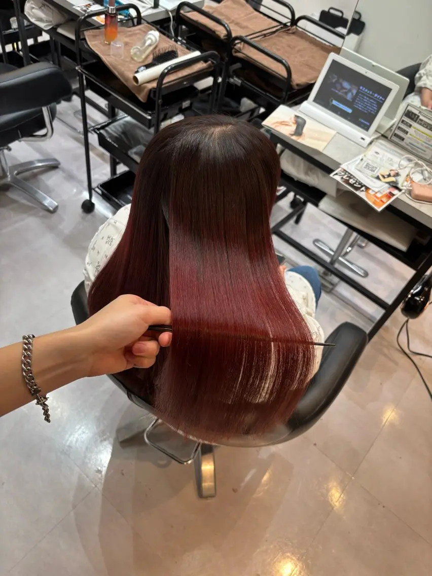 ロング カラー カット ヘアカラー 縮毛矯正 トリートメント 🩵レイヤー✖︎ 髪質改善🩵リョウヤのヘアスタイル
