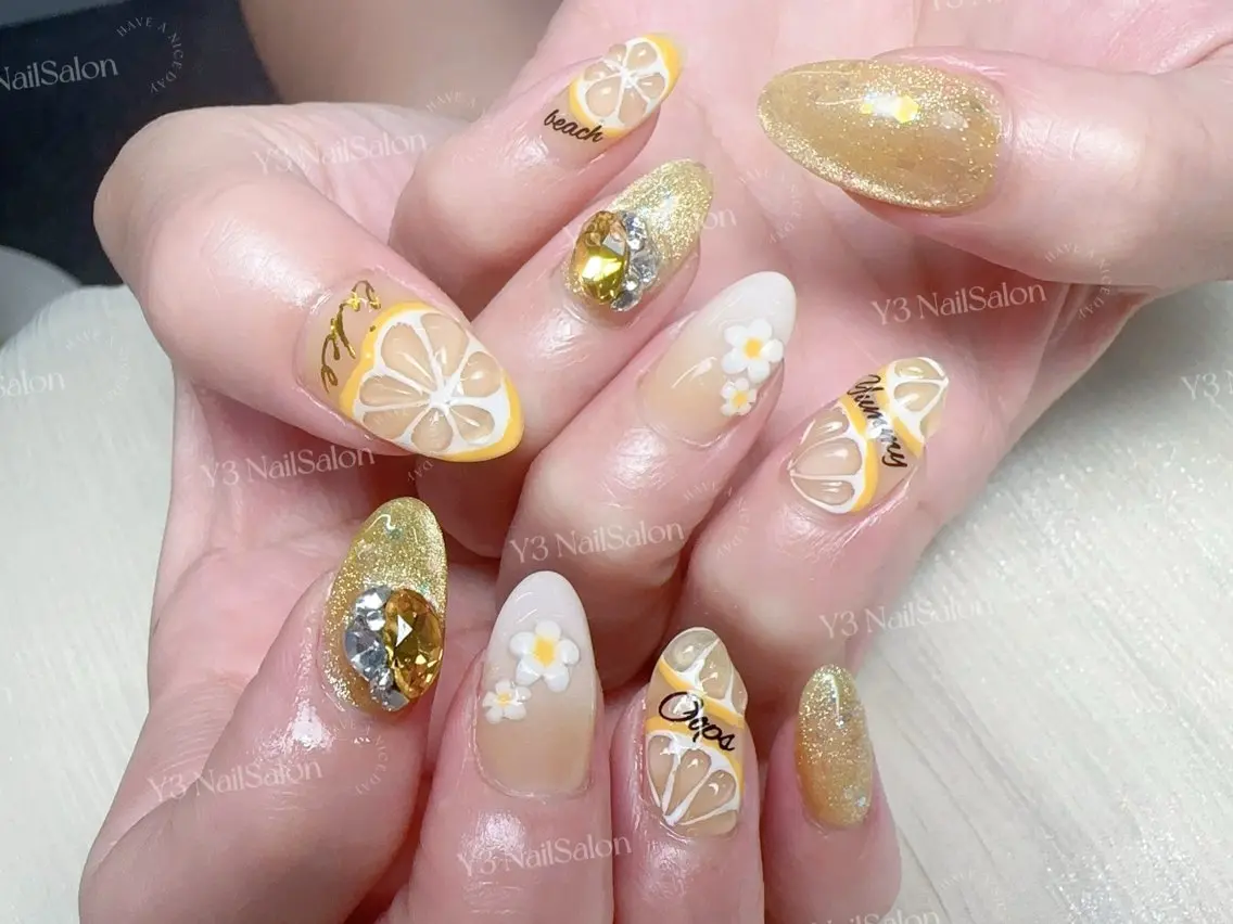 ネイル アートネイル 長さ出し ゴールド ラメ(グリッター) マグネットネイル ハンドネイル Y3 NailSalonのネイルデザイン