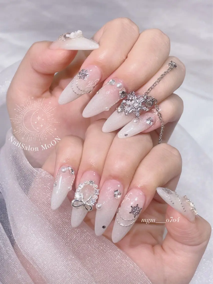 ネイル ハンドネイル ハンドケア MoON...❤︎ MeGuのネイルデザイン