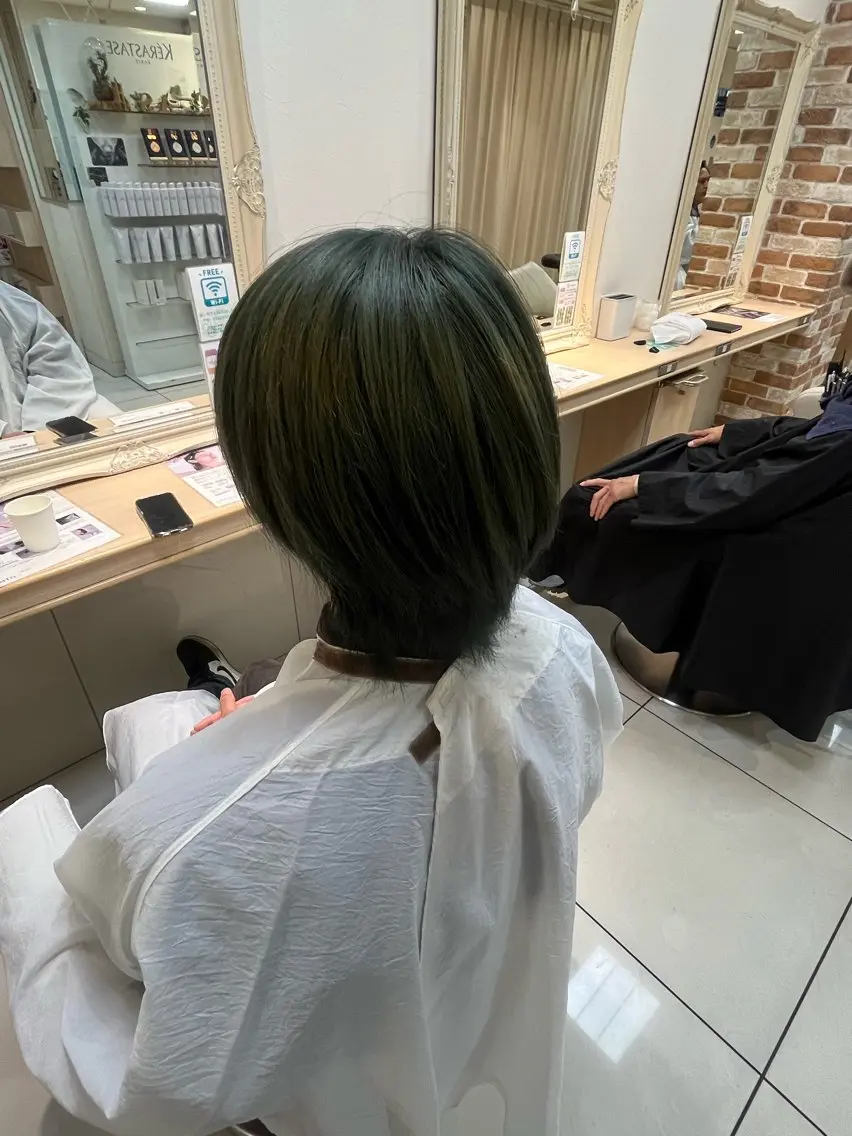 ショート カラー メンズ カット ヘアカラー メンズパーマ特化型 美容師/荒井海音のヘアスタイル