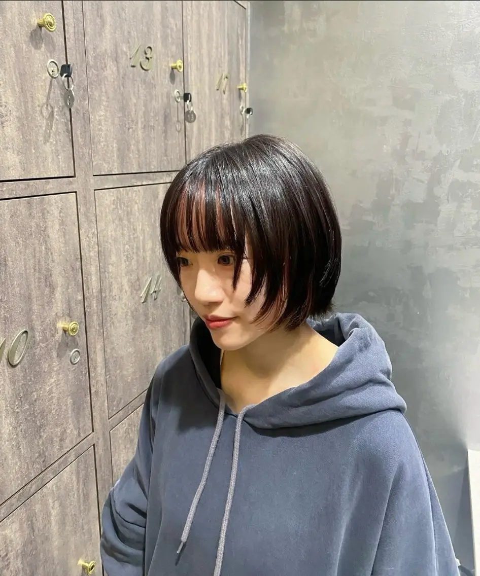 ショート ミストバング 松本 凪のヘアスタイル