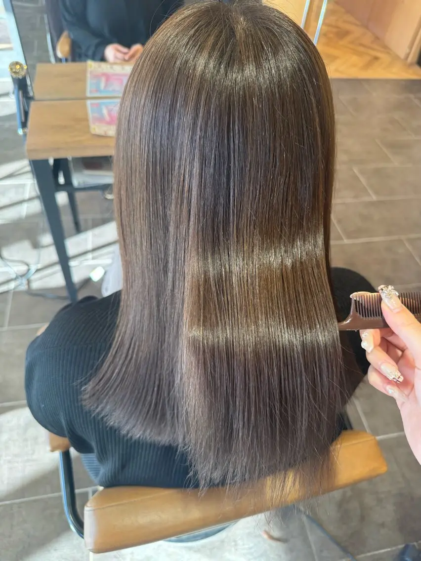 セミロング カット ヘアカラー トリートメント 松下 紗季のヘアスタイル