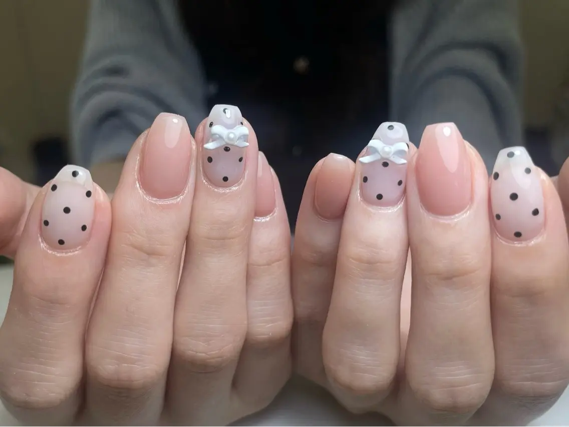 ネイル オーロラネイル 長さ出し フレンチネイル ジェルネイル ガラスフレンチ ハンドネイル Rela・S NAILのネイルデザイン