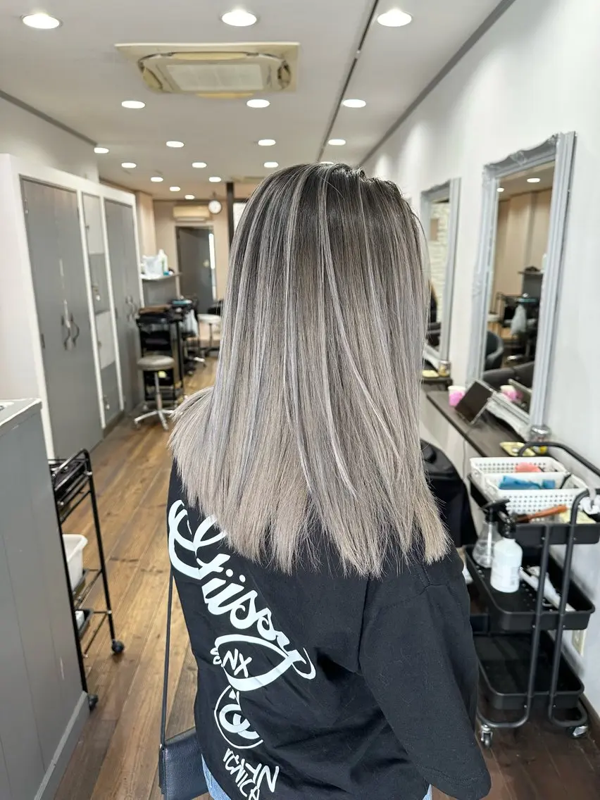 ロング カラー バレイヤージュ ブリーチ レイヤーカット カット ヘアカラー バレイヤージュ 宮本宗嵩のヘアスタイル