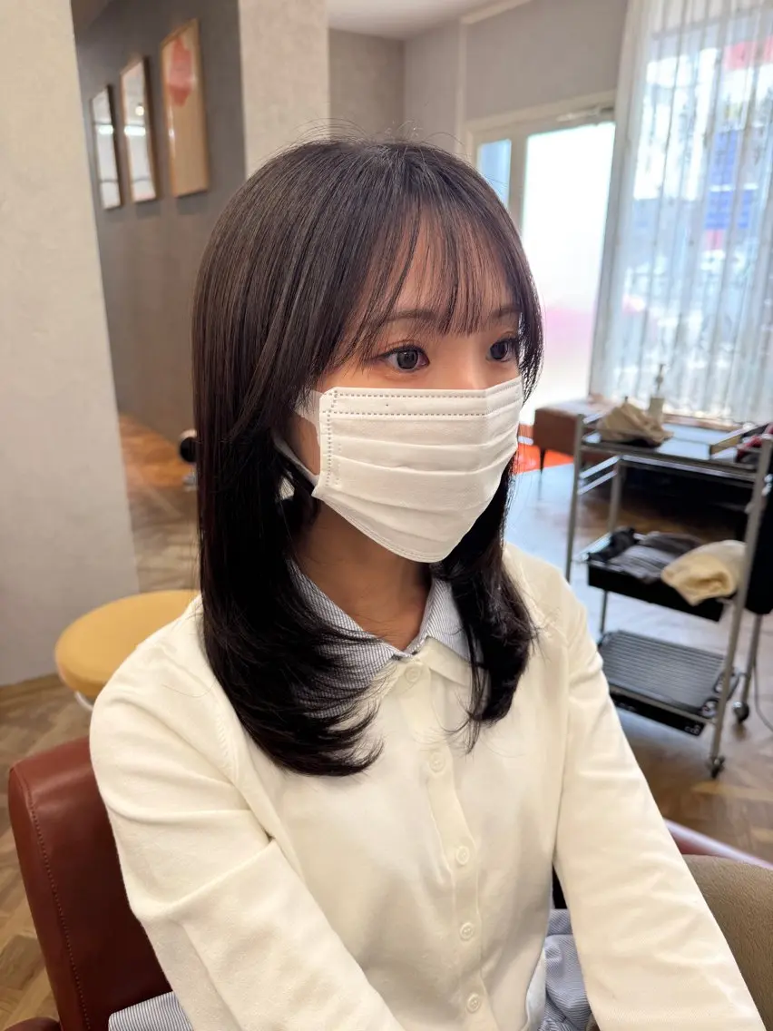 セミロング カラー カット ヘアカラー トリートメント 見奈美 凜のヘアスタイル