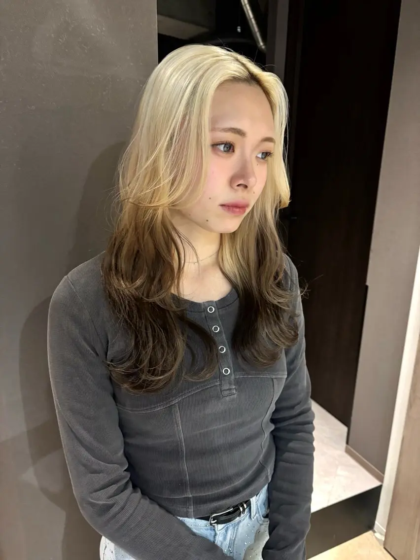 セミロング カラー デザインカラー カット ヘアカラー ヘッドスパ 透明感カラー・レイヤ ー🎀amika🎀のヘアスタイル