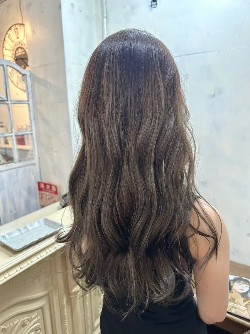 ロング カラー ヘアアレンジ マエダ カズエ🫶 coronahairのヘアスタイル