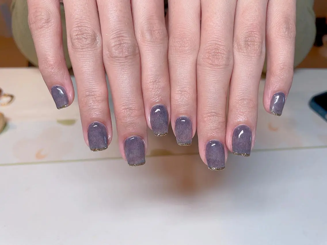 ネイル ジェルネイル ゴールド ラメ(グリッター) ハンドネイル エン Nail salonのネイルデザイン