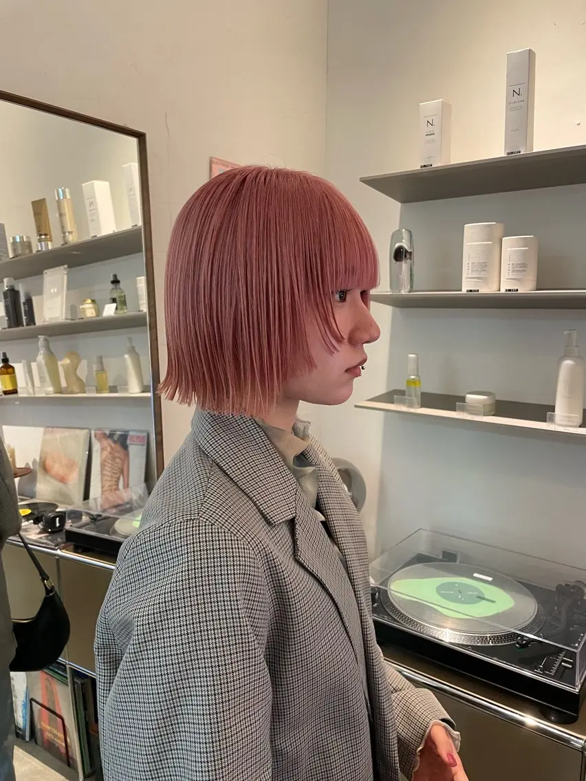 ミディアム ボブ 顔周りカット レイヤーカット HITOMI 福岡パーマのヘアスタイル