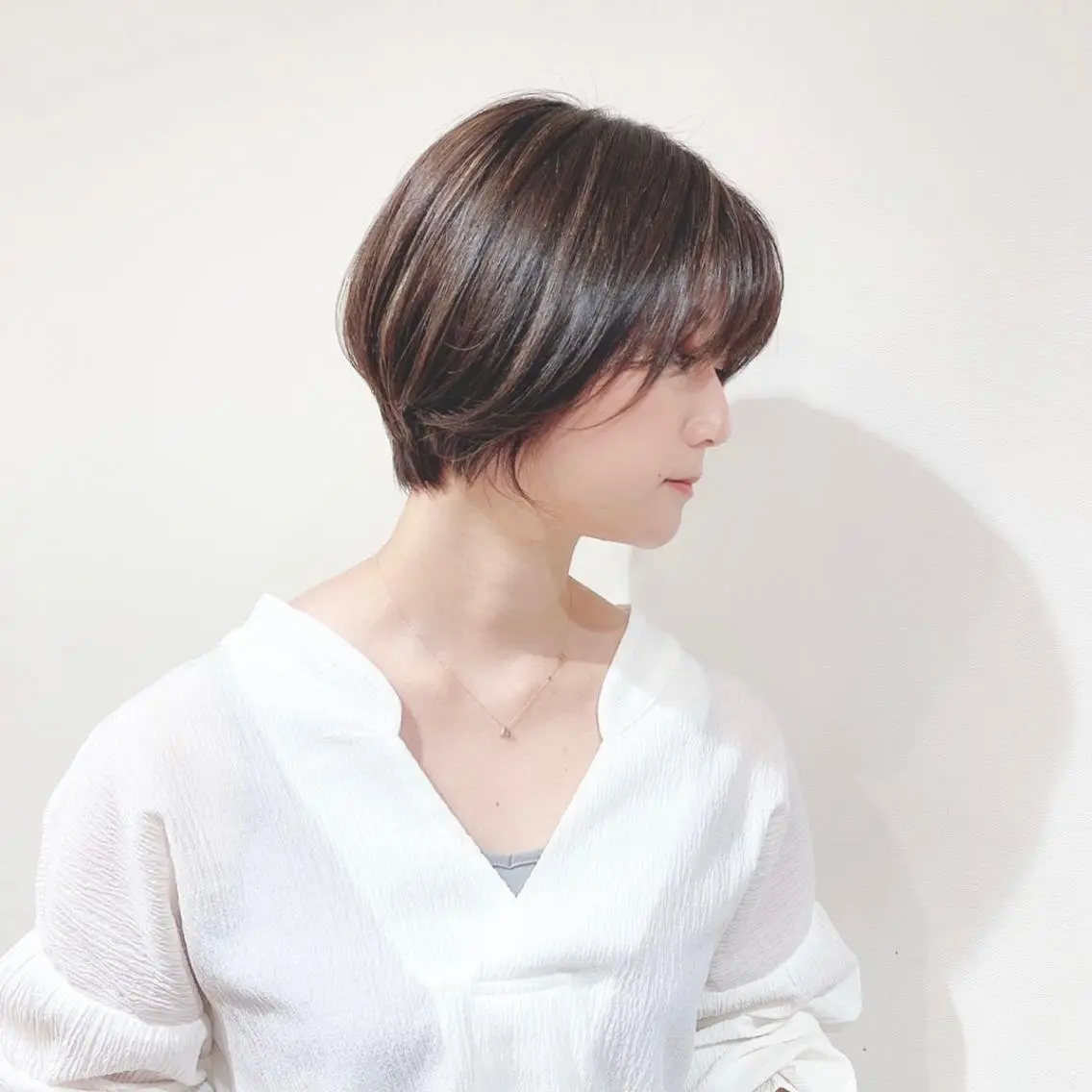 ショート アッシュ ボブ 髪質改善 レイヤーカット ショートヘア カット ヘアカラー ショート〜ミディアム 喜多司のヘアスタイル