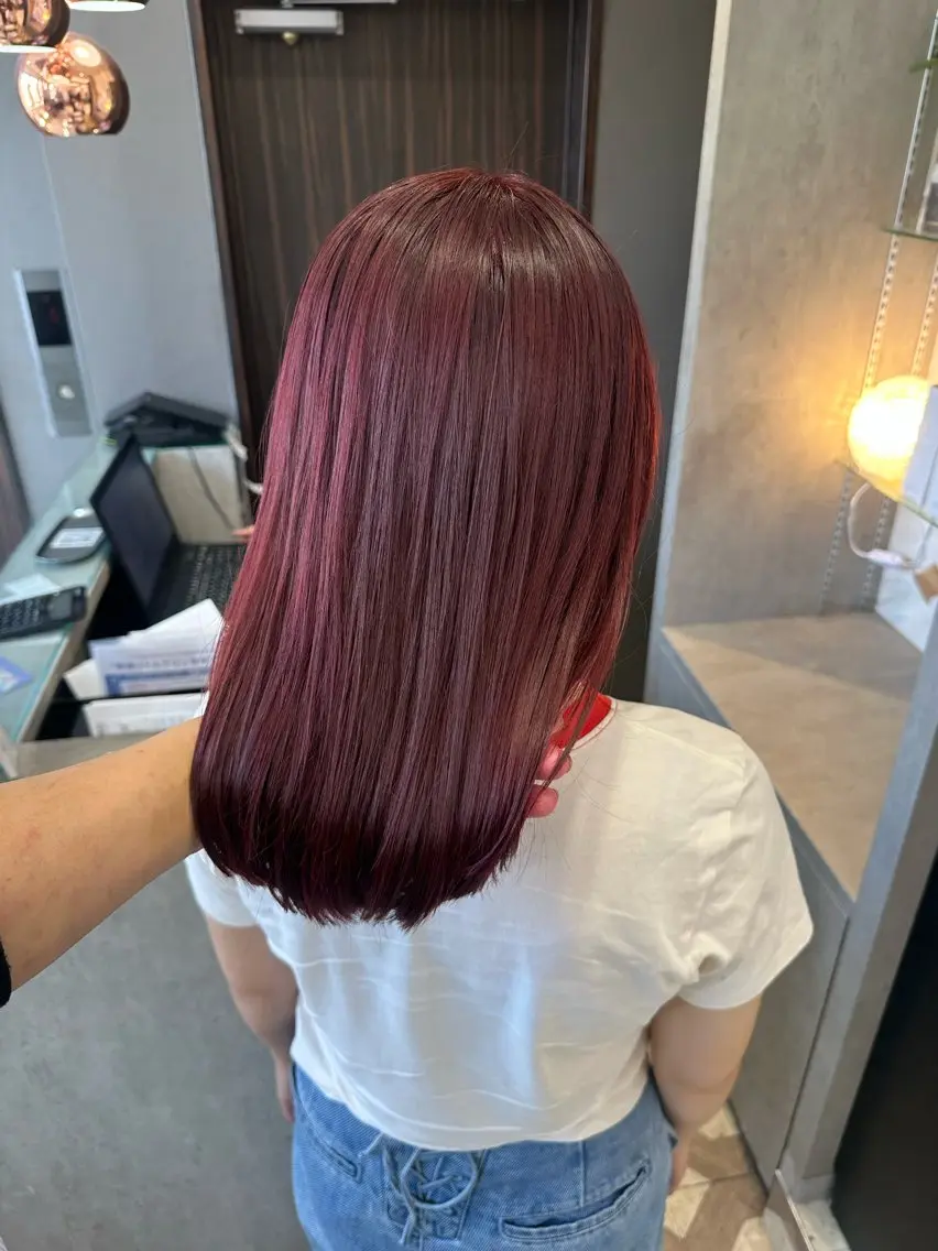 ミディアム カラー ブリーチ ボルドーカラー ブラウンカラー カシス ダブルカラー ヘアカラー トリートメント 天神暖色カラー レイヤー・髪質改善のヘアスタイル
