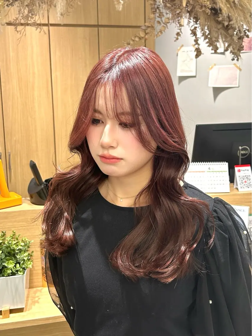 ロング カラー ブリーチ ボルドーカラー ブリーチなしカラー 韓国風ヘア レイヤーカット 韓国ヘア×レイヤー カット/上田丈也のヘアスタイル