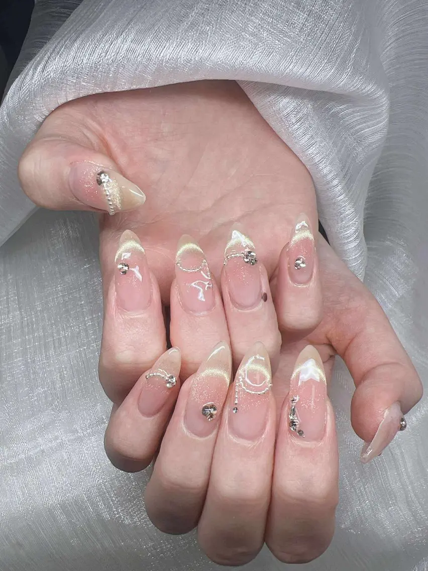 ネイル 長さ出し グラデーション 卒業式 キラキラネイル マグネットネイル ハンドネイル Lee Nailsのネイルデザイン
