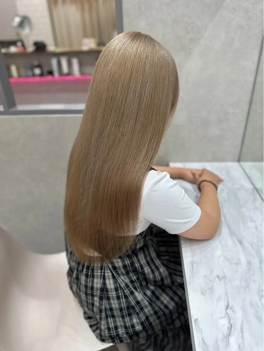 本日限定☔️癖がある方必見☔️美髪縮毛矯正💎➕似合わせカット✂️➕透明感カラー🥣➕3stepトリートメント🫧の写真