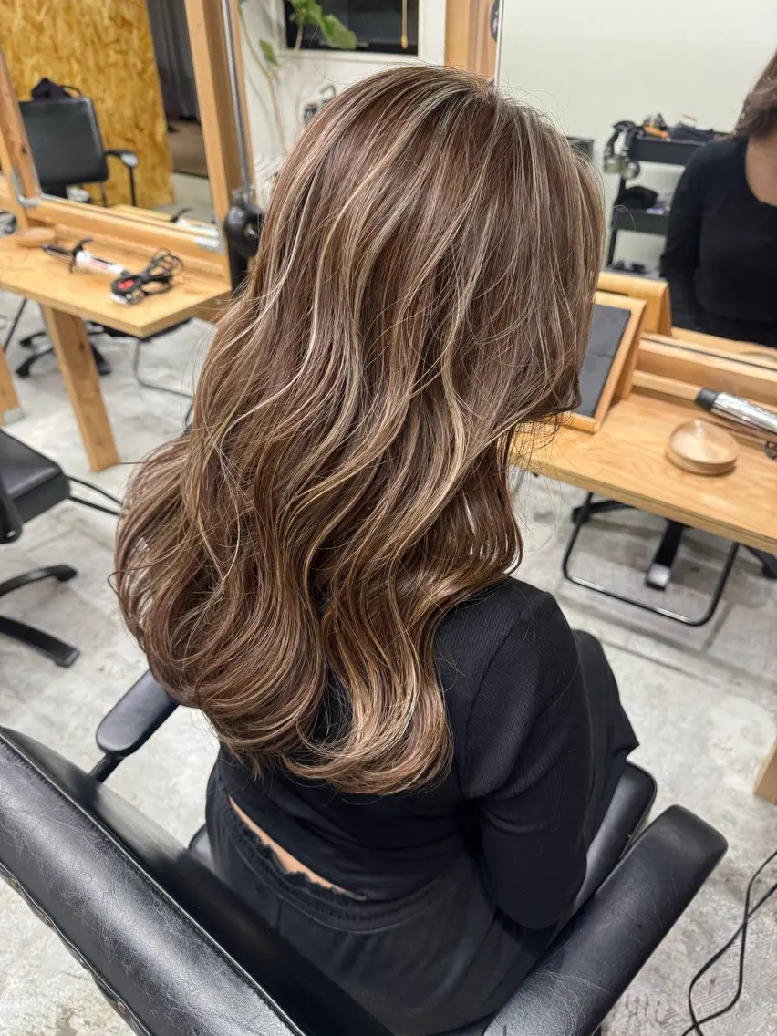 ロング カラー ハイライトカラー ハイライト ヘアカラー トリートメント 💎夏葵 ハイライト /デザイン指名No1のヘアスタイル