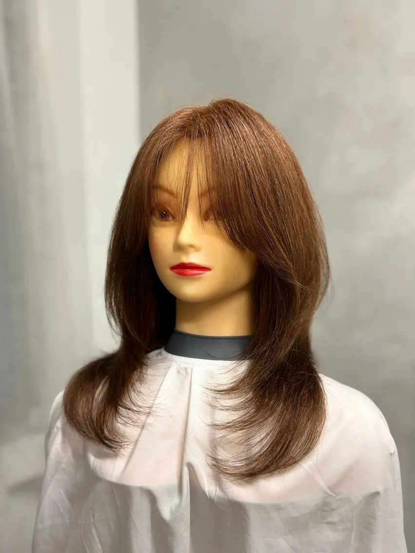 セミロング レイヤーカット omocha umiのヘアスタイル