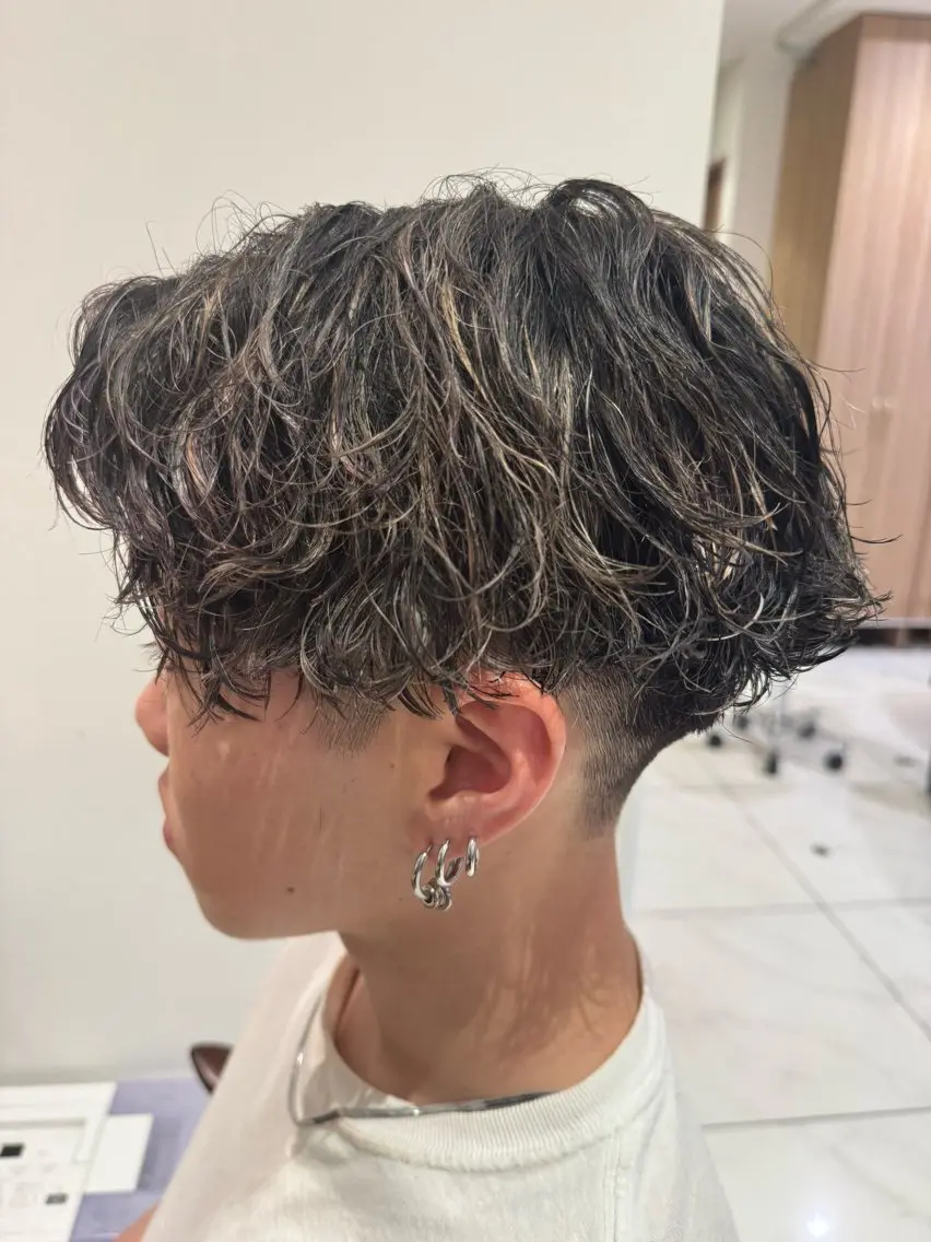 ショート パーマ メンズ メンズハイライト ハイライト カット ヘアカラー パーマ トリートメント メンズパーマ特化/ メッシュ/薫/店長のヘアスタイル
