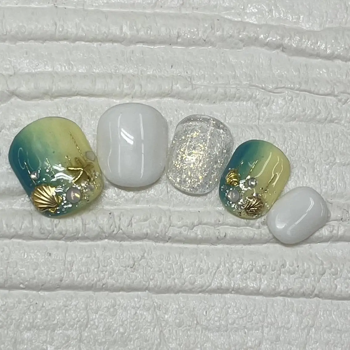 ネイル Nail salon Honey Beeのネイルデザイン